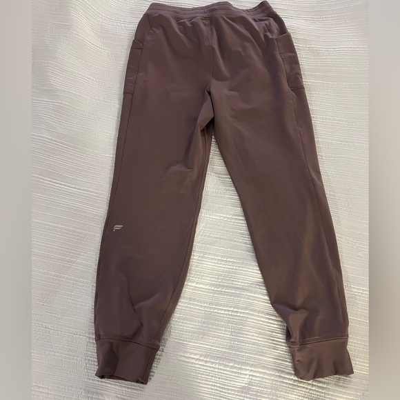 Fabletics on the go cold weather jogger - Picture 4 of 8